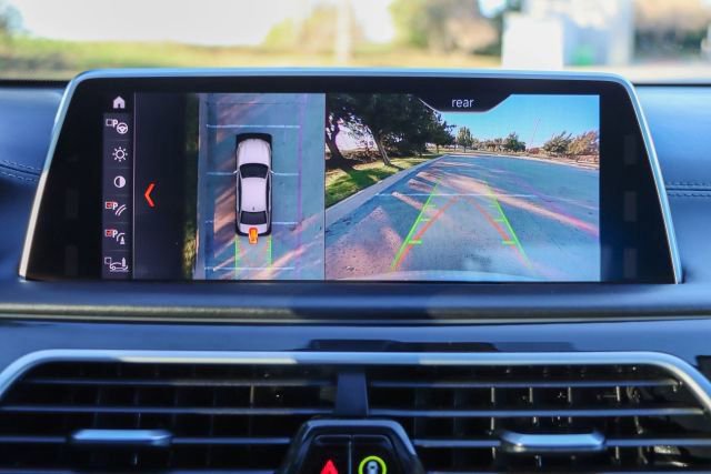 Used 2019 BMW 740i w/ Executive Package image 38