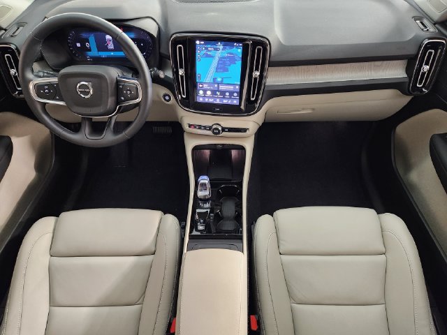 Certified 2026 Volvo XC40 B5 Ultra w/ Protection Package Premier AWD/4WD image 4