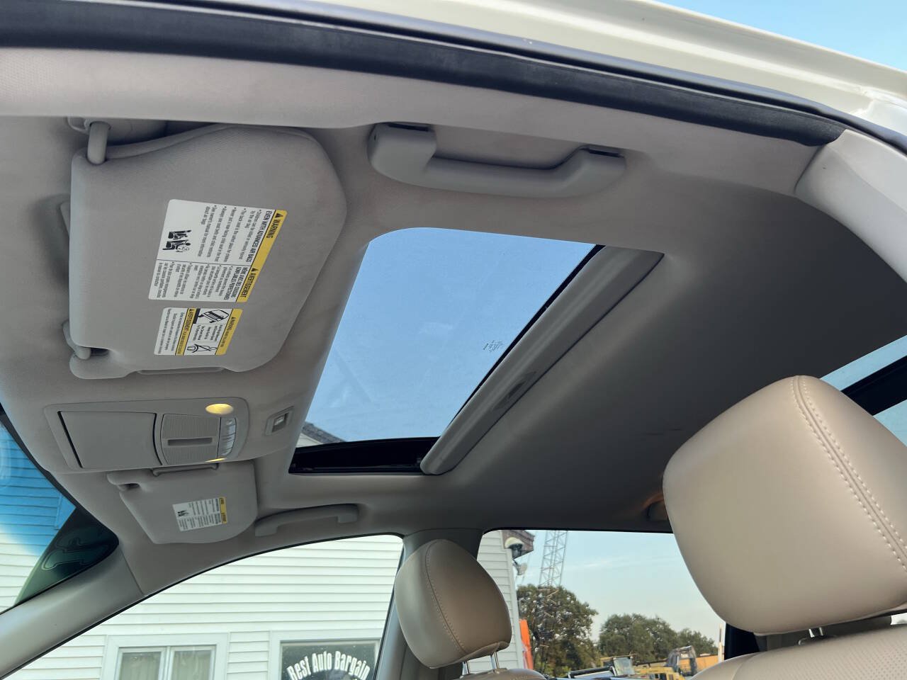 Used 2015 Nissan Pathfinder Platinum AWD/4WD image 31