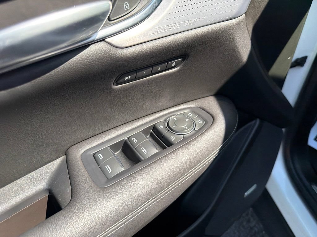 Used 2022 Cadillac XT5 Premium Luxury w/ Technology Package FWD image 17