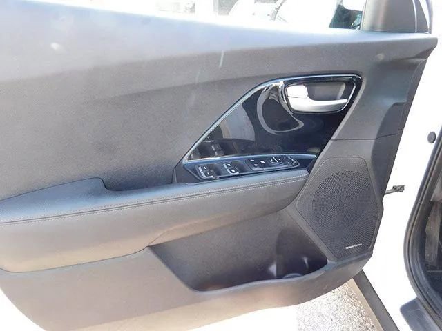 Used 2019 Kia Niro S Touring image 14