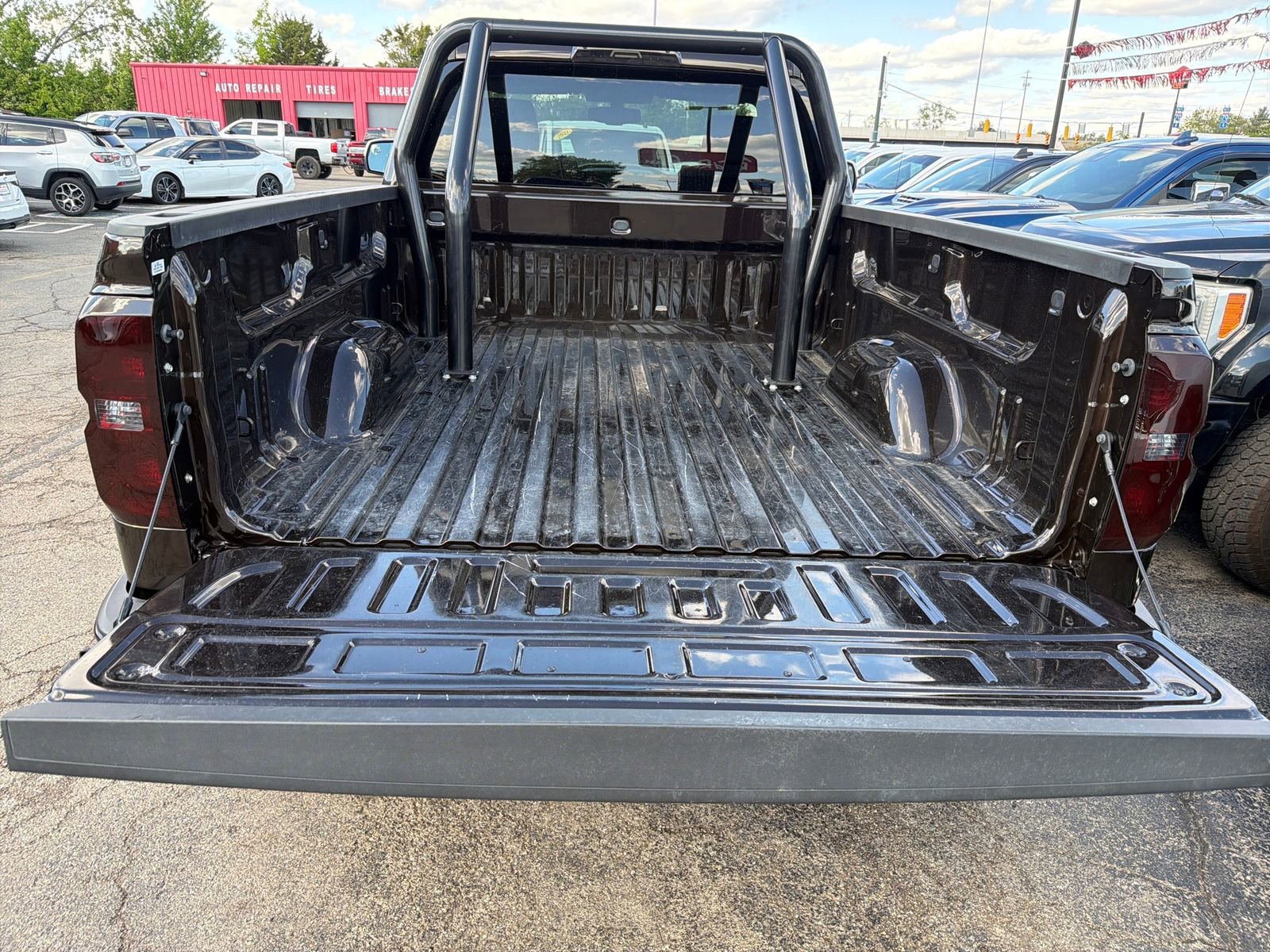 Used 2018 Chevrolet Silverado 1500 LT w/ LT Convenience Package AWD/4WD image 26