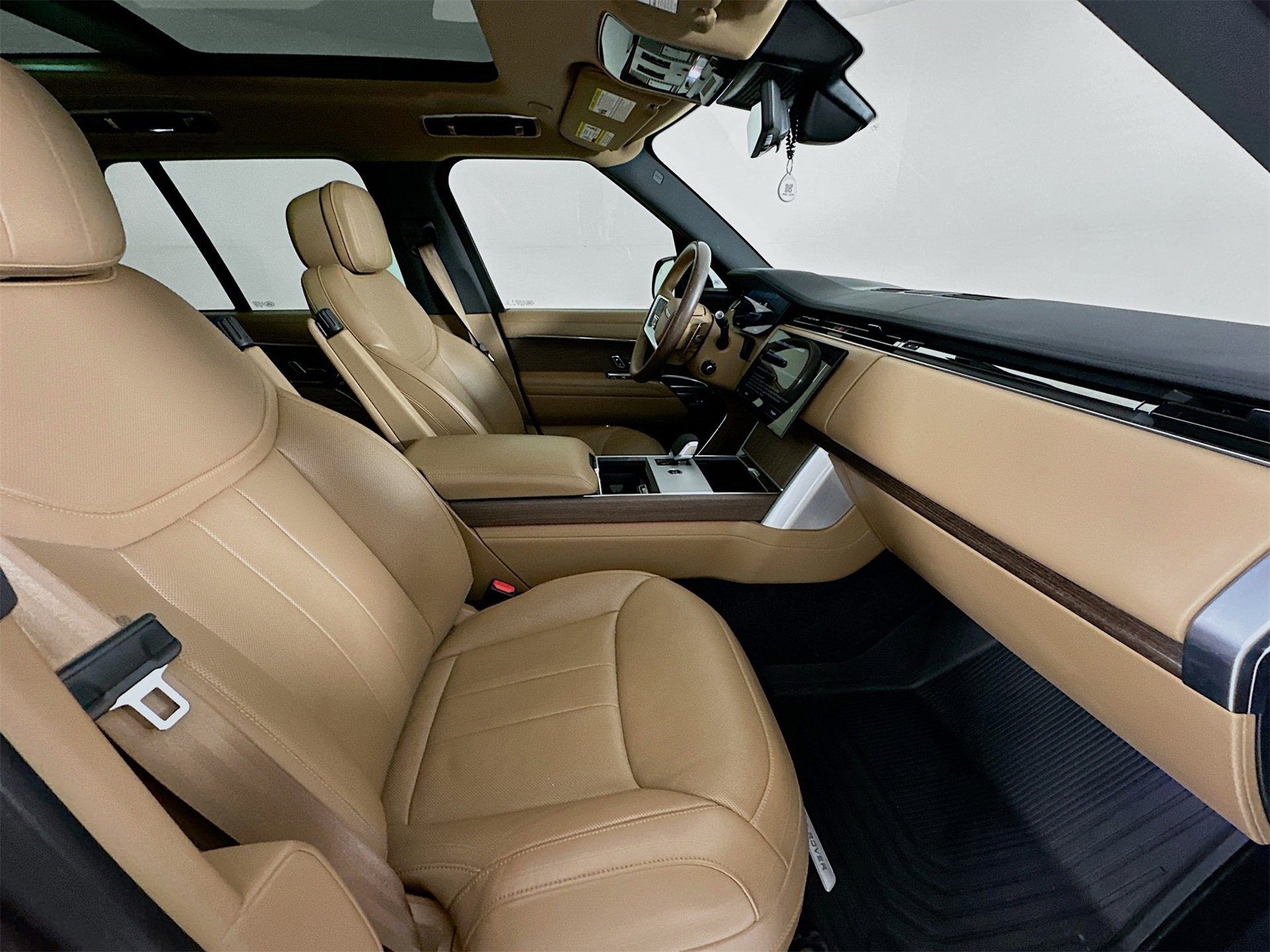 Used 2025 Land Rover Range Rover SE image 30