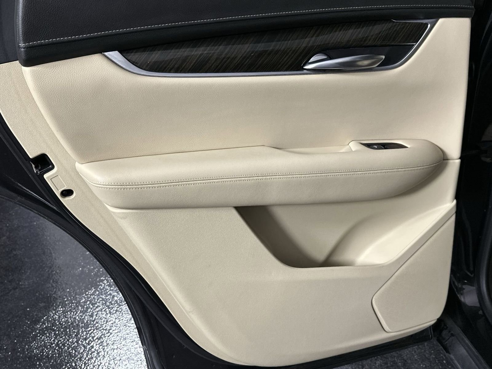 Used 2018 Cadillac XT5 AWD image 33