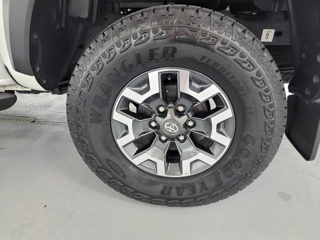 Certified 2023 Toyota Tacoma TRD Off-Road AWD/4WD image 11