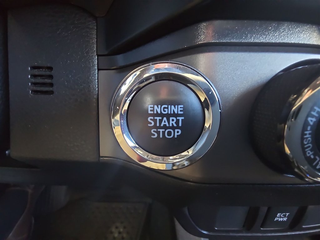 Used 2023 Toyota Tacoma TRD Off-Road AWD/4WD image 17