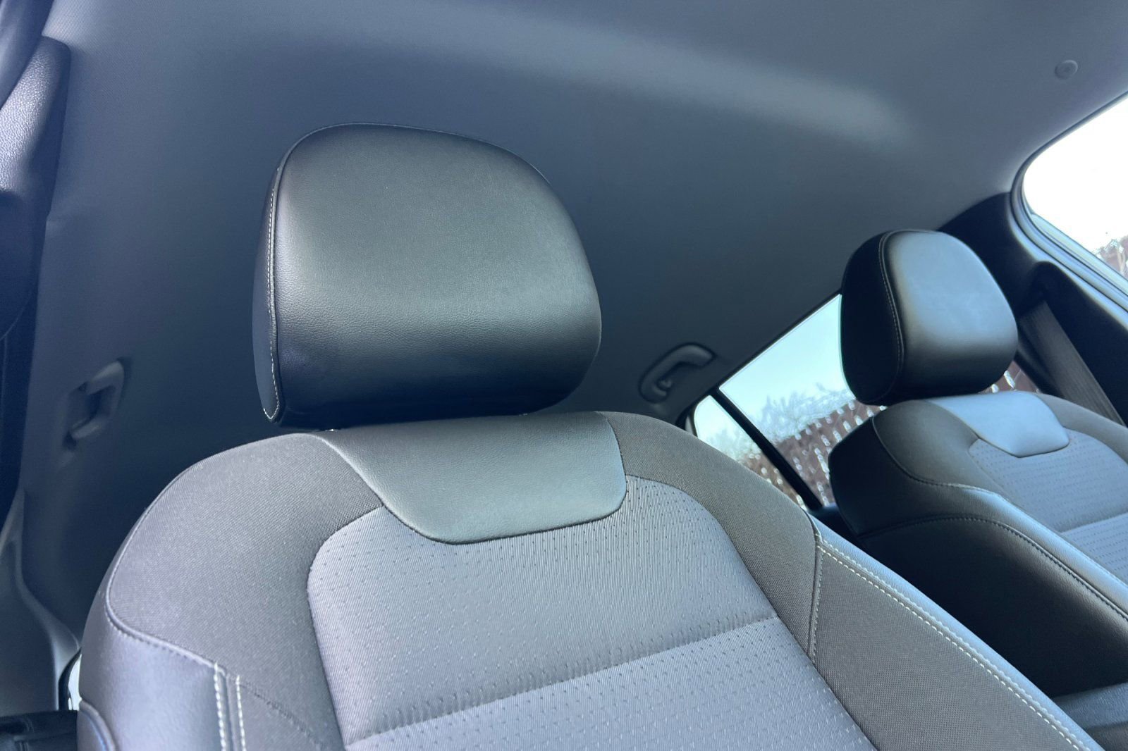 Used 2025 Chevrolet Trax LT w/ LT Convenience Package image 17