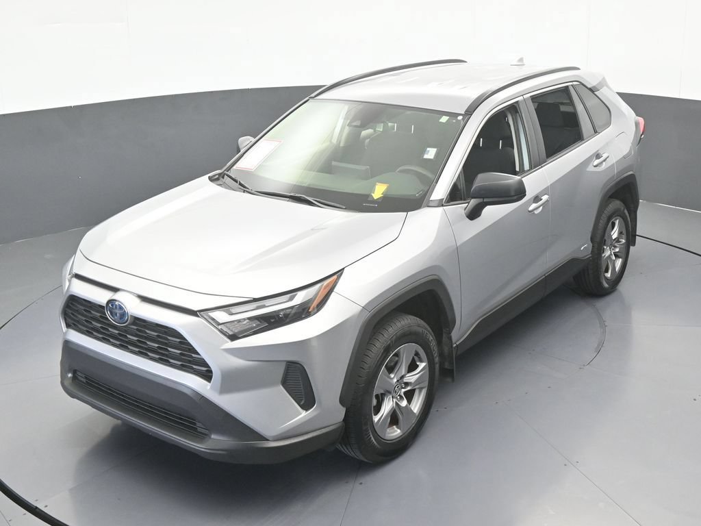 Used 2024 Toyota RAV4 LE AWD/4WD image 35