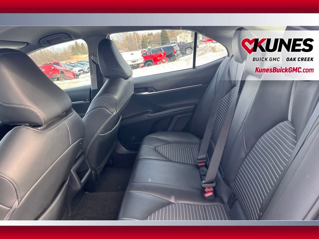 Used 2024 Toyota Camry SE image 5