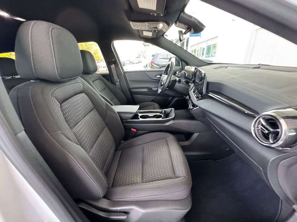 Used 2025 Chevrolet Equinox LT image 16