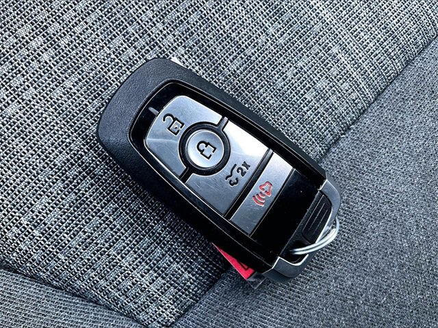 Used 2023 Ford F150 Lightning XLT image 11