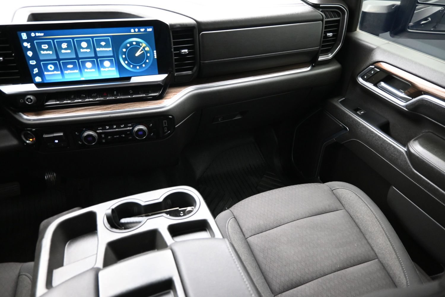 Used 2024 Chevrolet Silverado 2500 LT AWD/4WD image 38