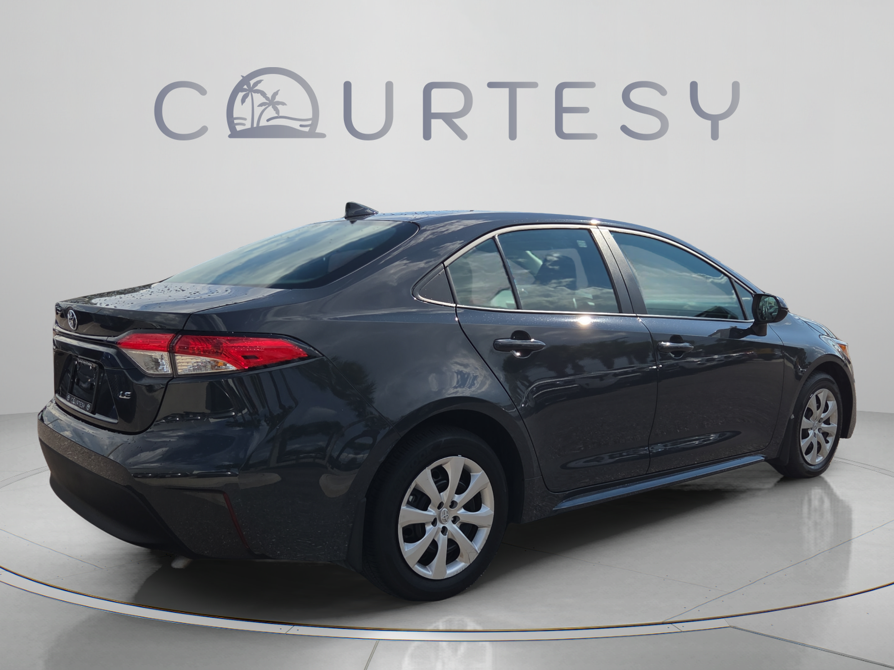 Used 2025 Toyota Corolla LE FWD image 5