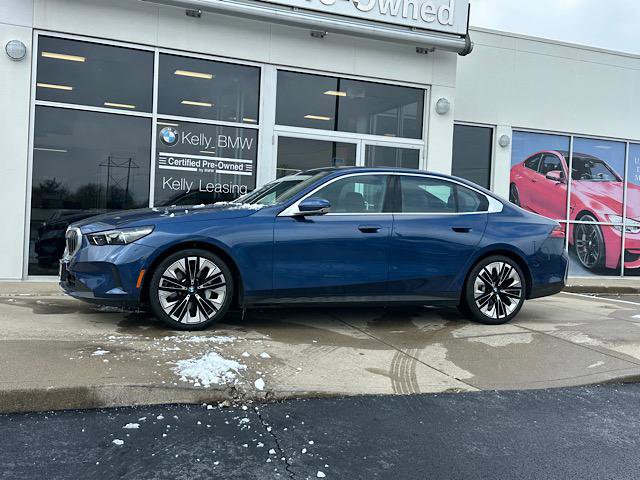 Certified 2024 BMW 530i xDrive 530i xDrive Sedan w/ Premium Package image 5
