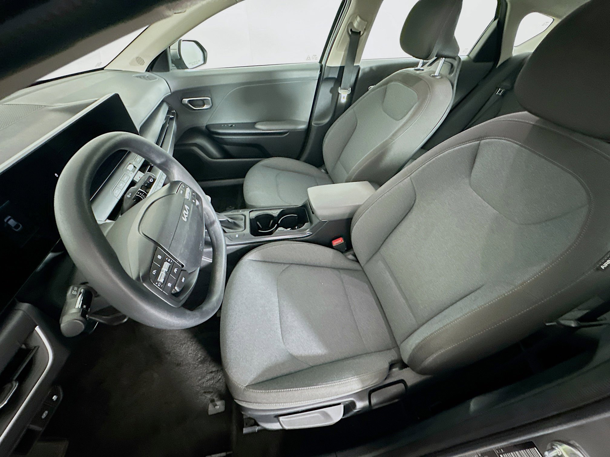 Used 2025 Kia K4 LXS image 13