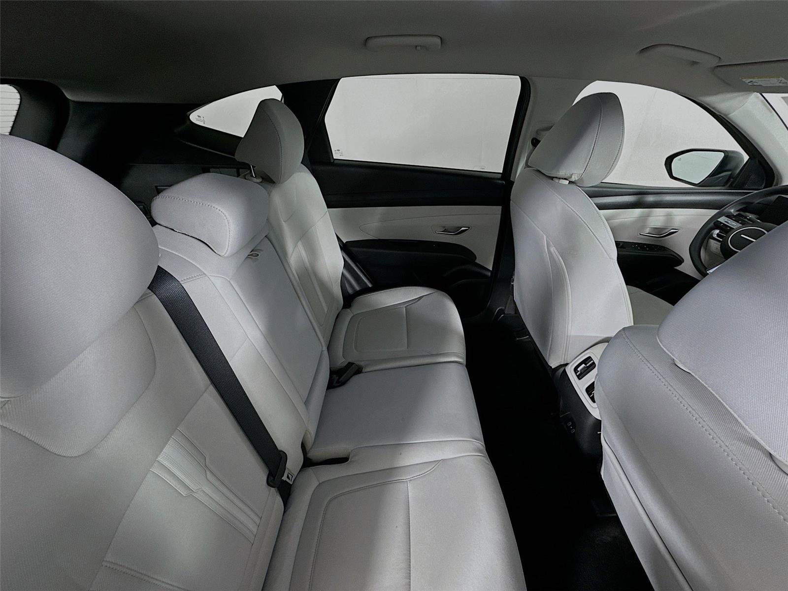 Used 2025 Hyundai Tucson SEL AWD/4WD image 26