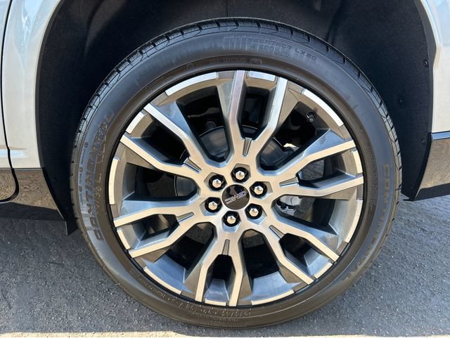 New 2026 GMC Acadia Denali Ultimate w/ LPO, Floor Liner Package AWD/4WD image 17