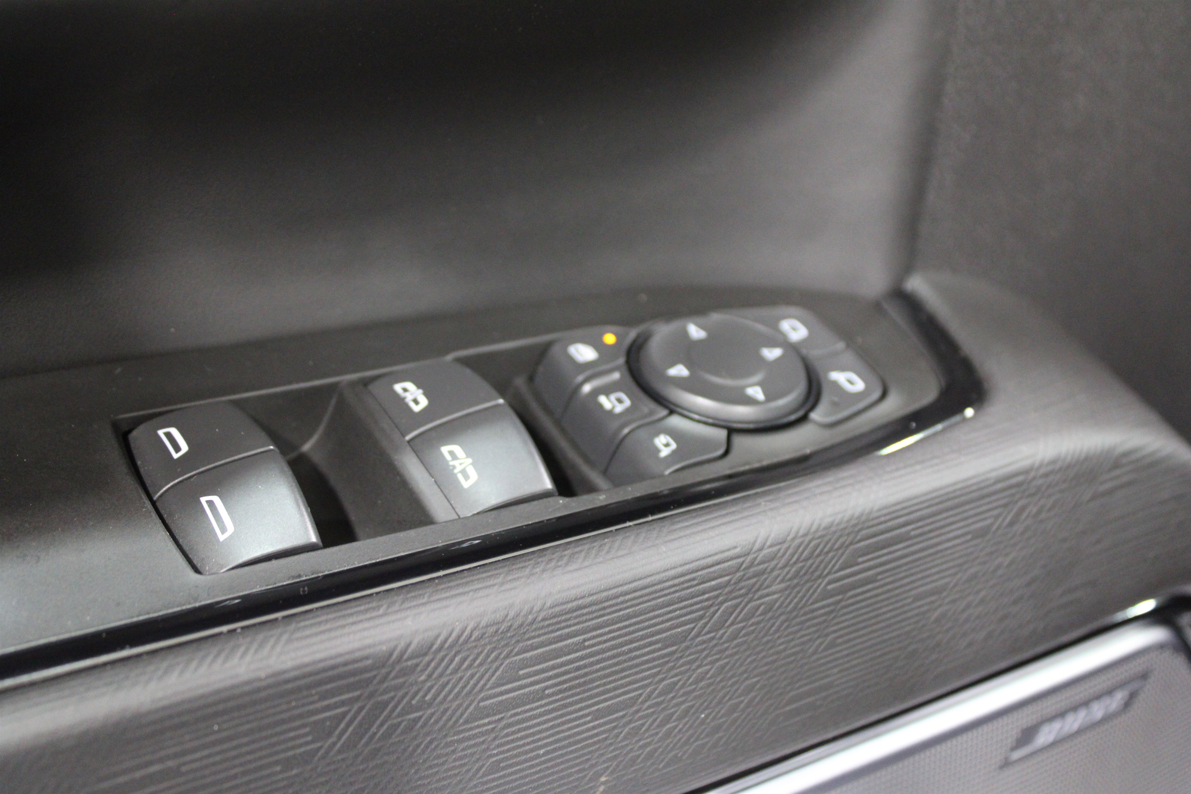 Used 2025 GMC Sierra 2500 AT4X w/ AT4X AEV Edition image 9