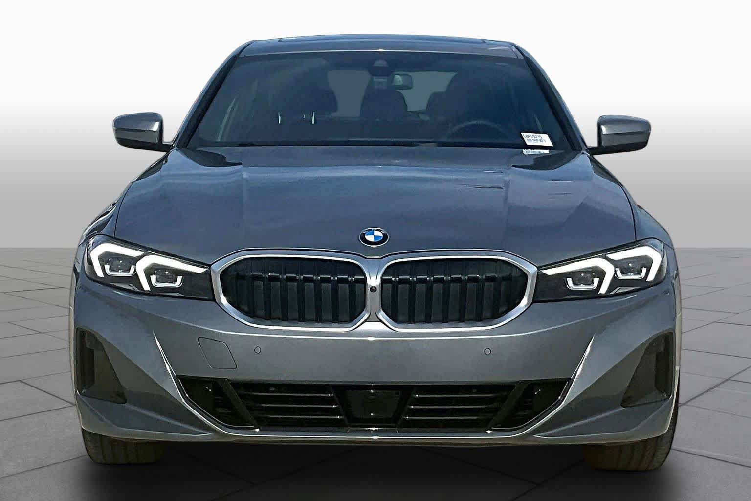 Used 2025 BMW 330i Sedan RWD image 3