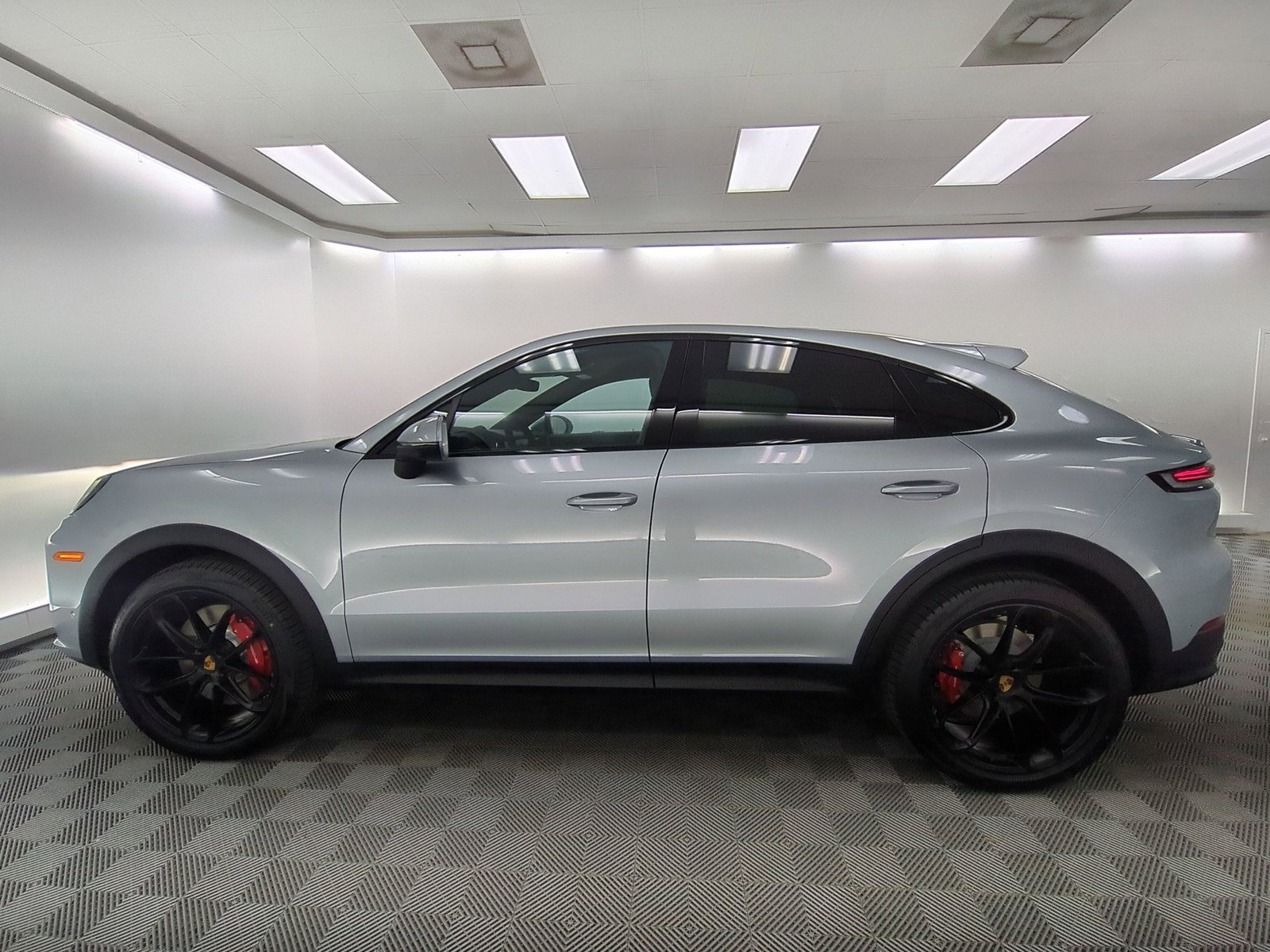 New 2026 Porsche Cayenne S AWD/4WD image 2