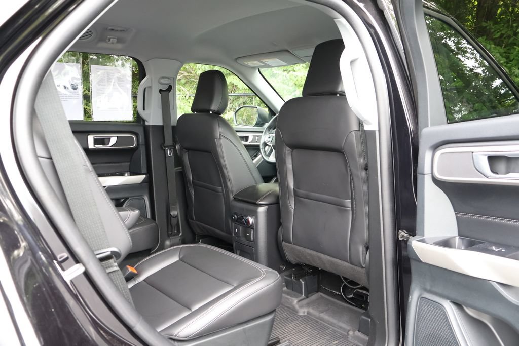 Used 2023 Ford Explorer XLT w/ Equipment Group 202A AWD/4WD image 47