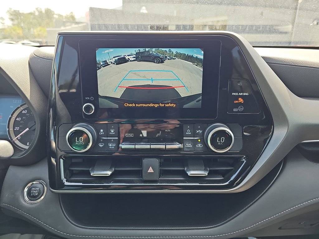 Used 2023 Toyota Highlander L image 27