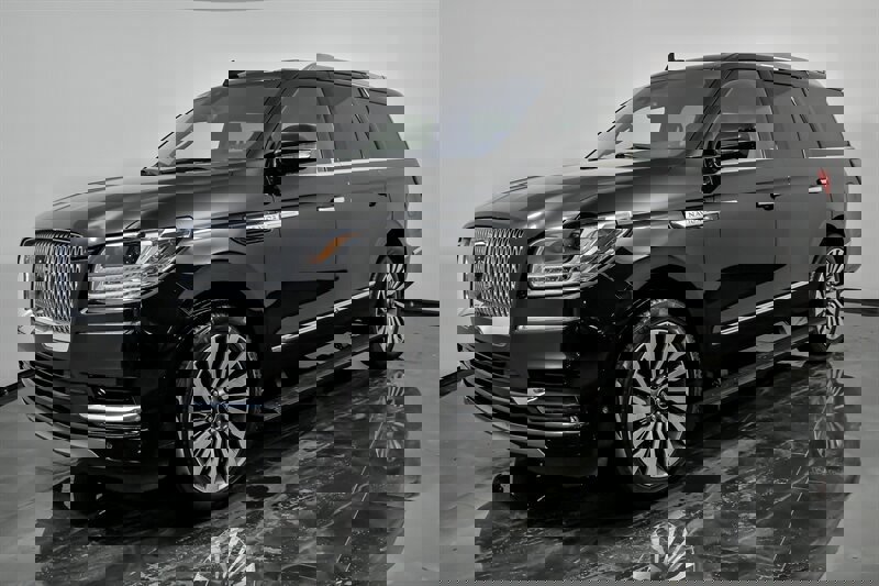 Used 2019 Lincoln Navigator Reserve image 5