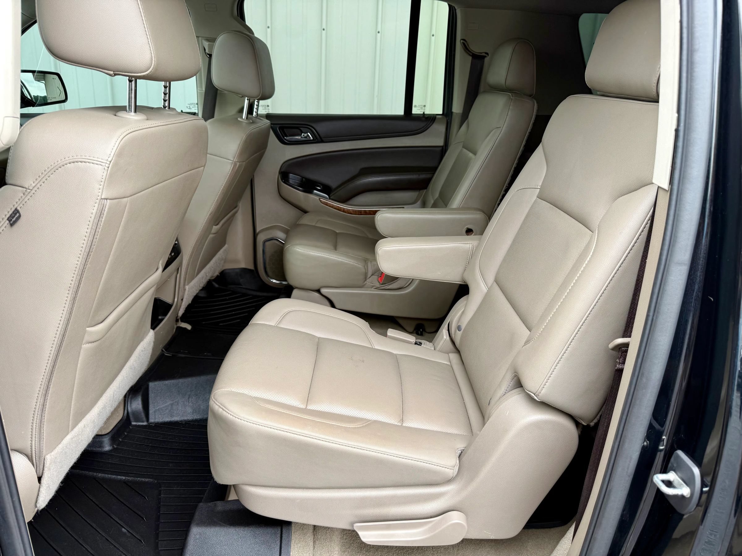 Used 2020 Chevrolet Suburban Premier AWD/4WD image 31
