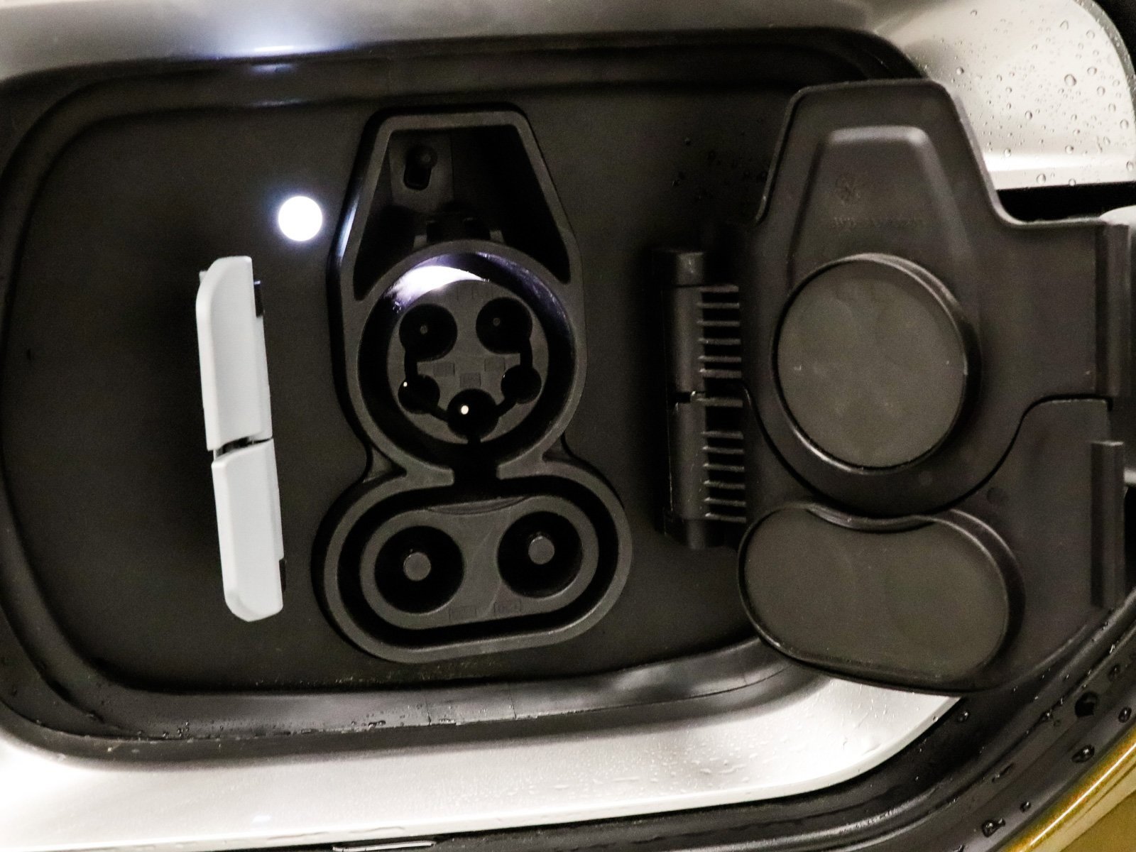 Used 2024 Rolls-Royce Spectre w/ Spectre Launch Package image 85