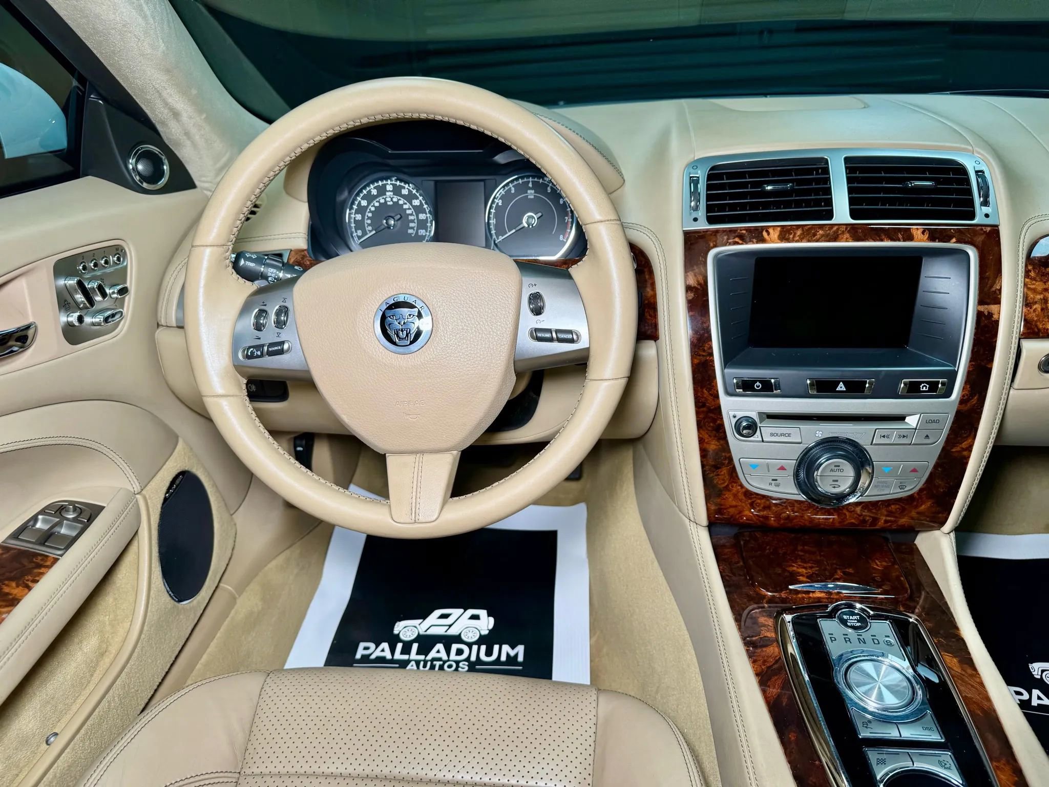 Used 2011 Jaguar XK Coupe image 22