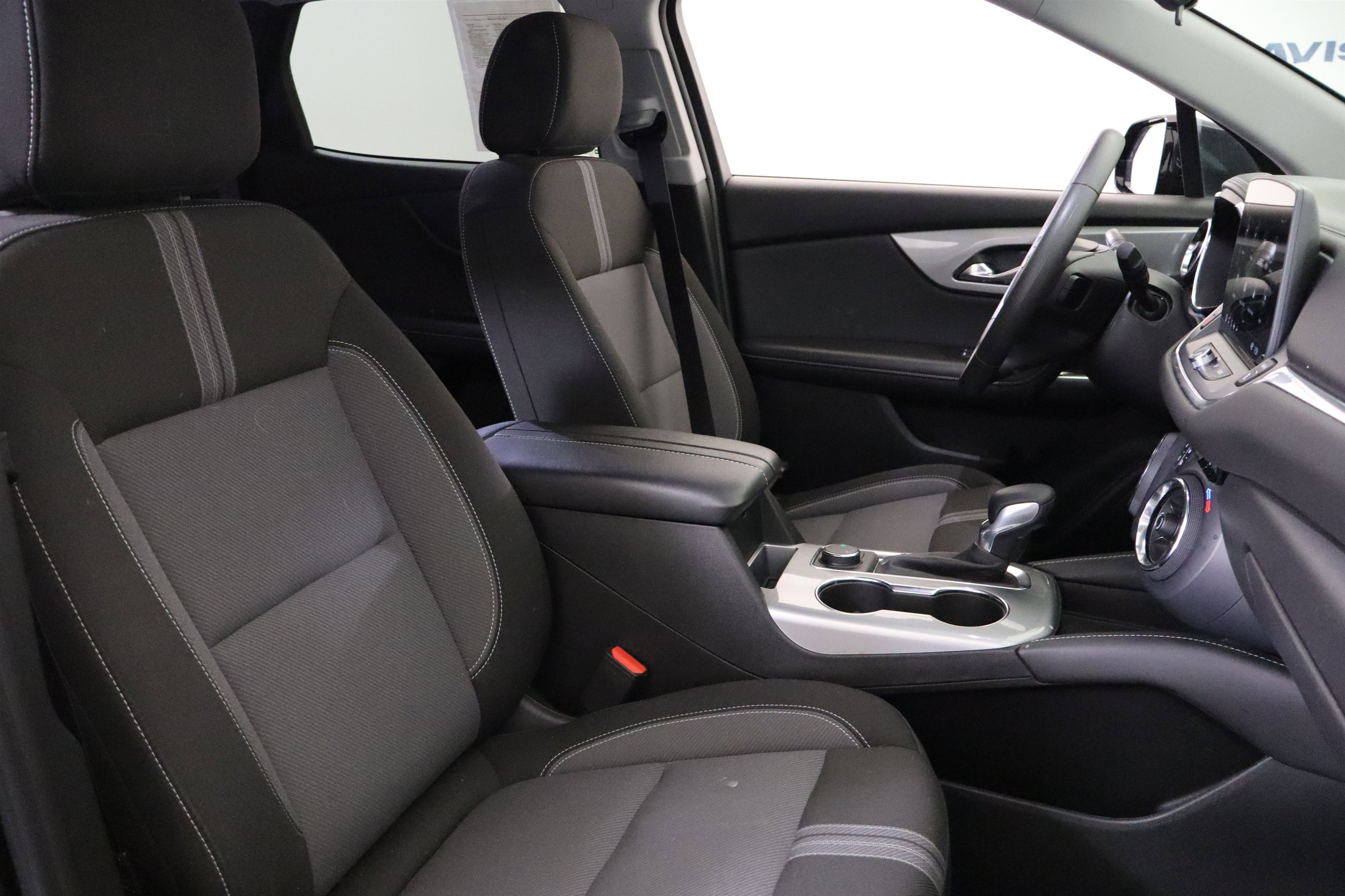 Used 2025 Chevrolet Blazer LT AWD/4WD image 19