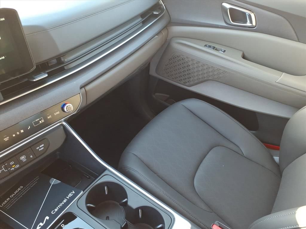 New 2026 Kia Carnival EX image 25