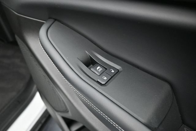Used 2025 Jeep Grand Cherokee Altitude AWD/4WD image 33