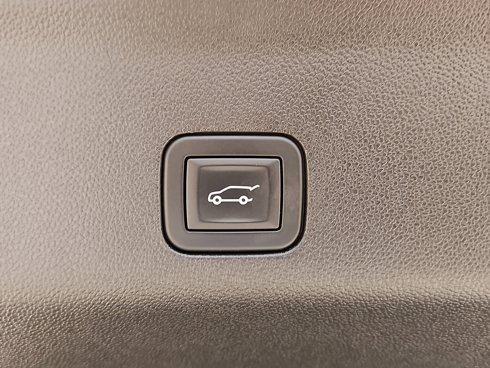 Used 2025 GMC Yukon Denali AWD/4WD image 7