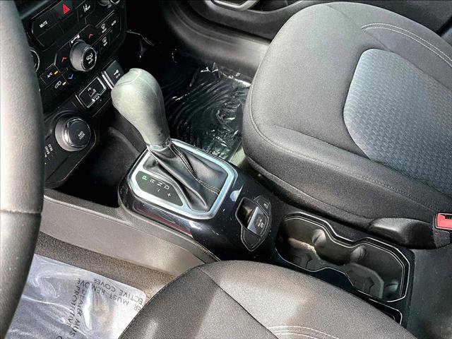 Used 2021 Jeep Renegade Latitude image 15