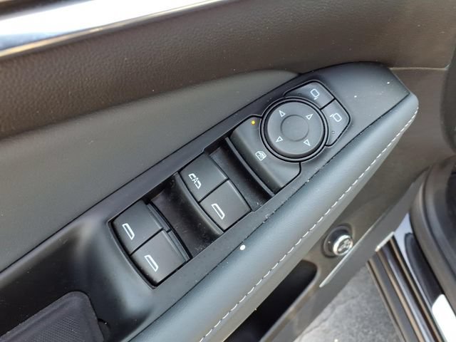 Used 2024 Buick Enclave Essence w/ Experience Buick Package FWD image 11
