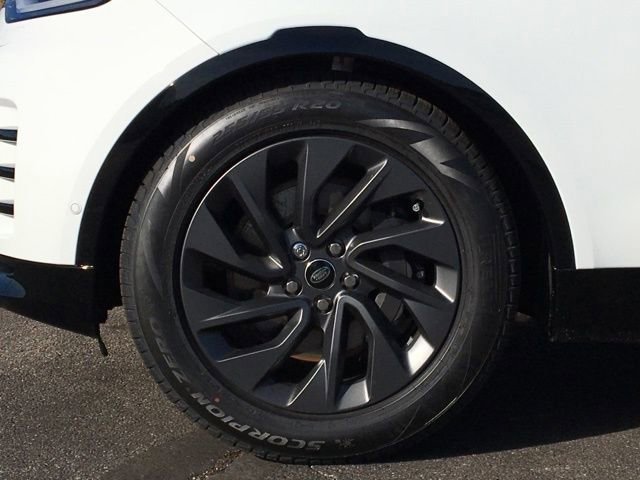 New 2024 Land Rover Discovery Dynamic SE image 36