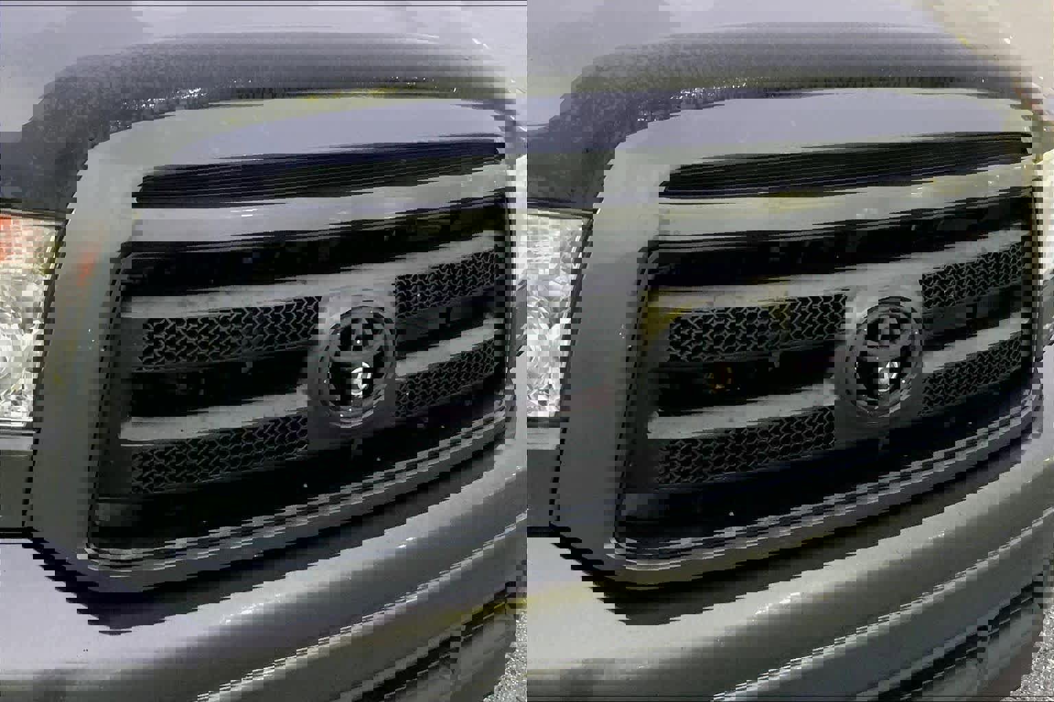 Used 2013 Toyota Tundra 4x4 CrewMax image 28