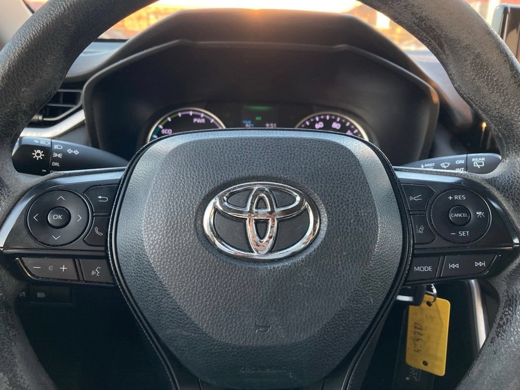 Used 2019 Toyota RAV4 LE w/ Carpet Mat Package AWD/4WD image 12