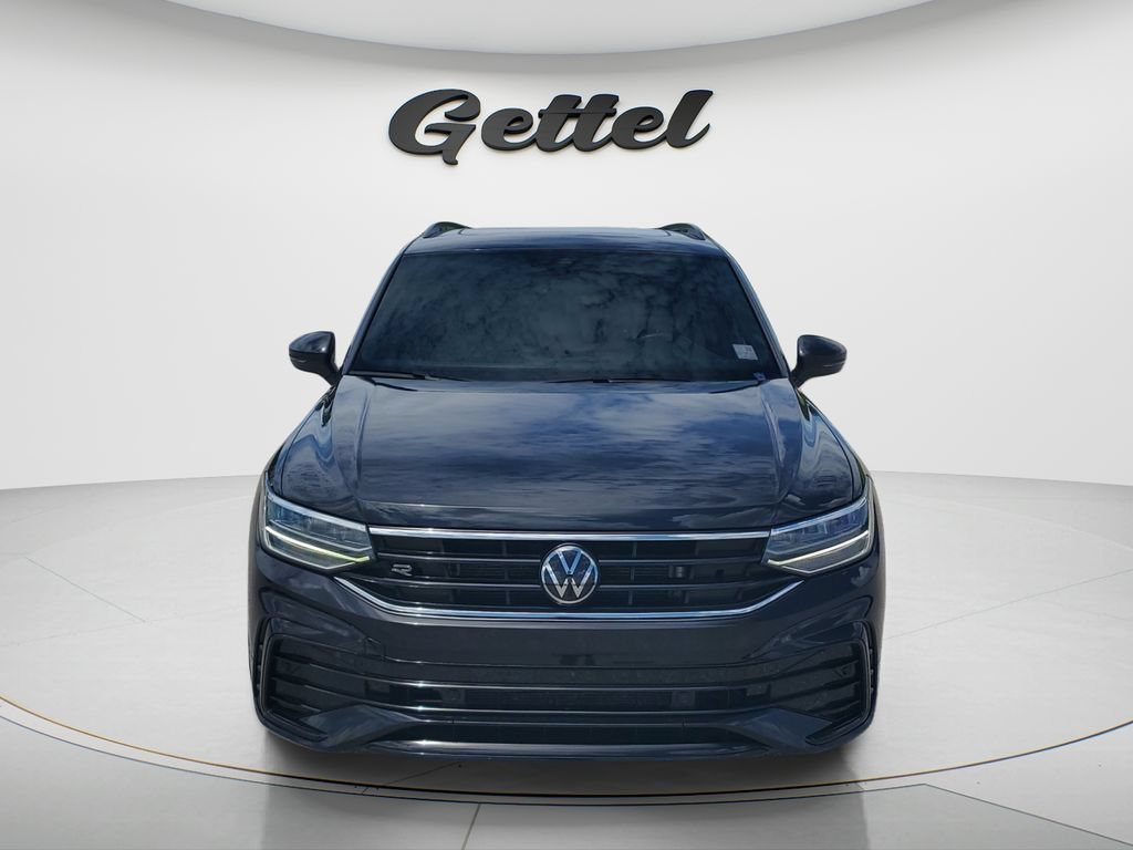 Used 2024 Volkswagen Tiguan SE R-Line FWD image 2