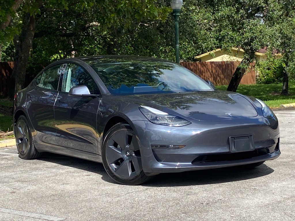 Used 2023 Tesla Model 3 Standard Range RWD image 4