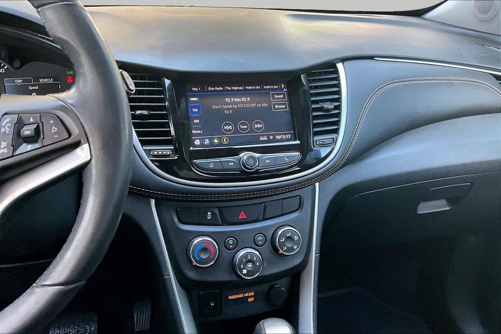 Used 2022 Chevrolet Trax LT w/ LT Convenience Package FWD image 8