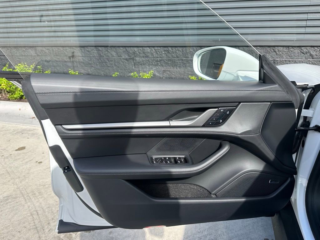 Used 2025 Porsche Taycan 4S image 15