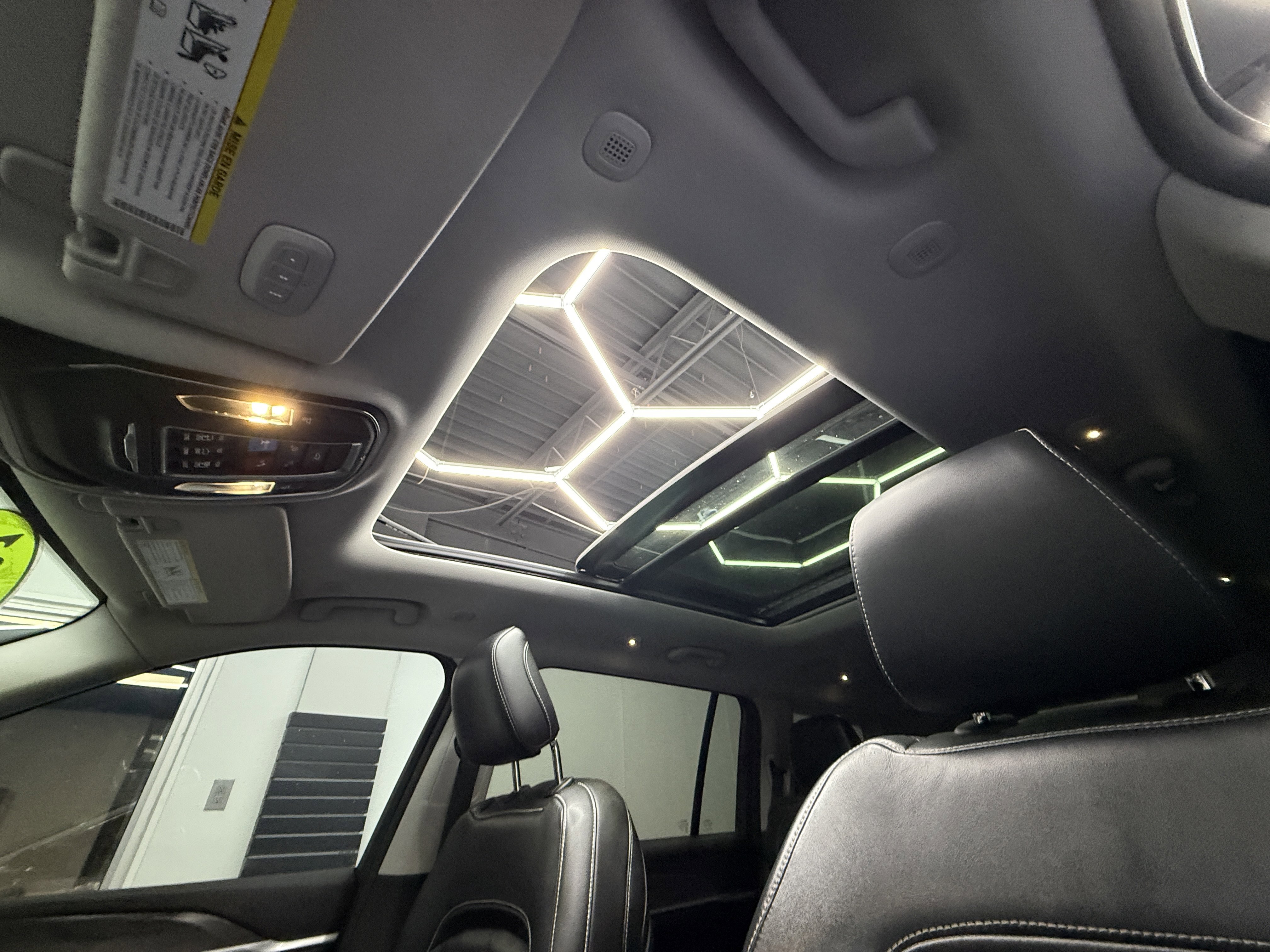 Used 2021 Jeep Grand Cherokee L Limited w/ Luxury Tech Group II image 14