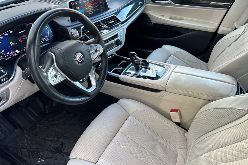 Used 2022 BMW ALPINA B7 xDrive w/ Luxury Rear Seating Package image 9