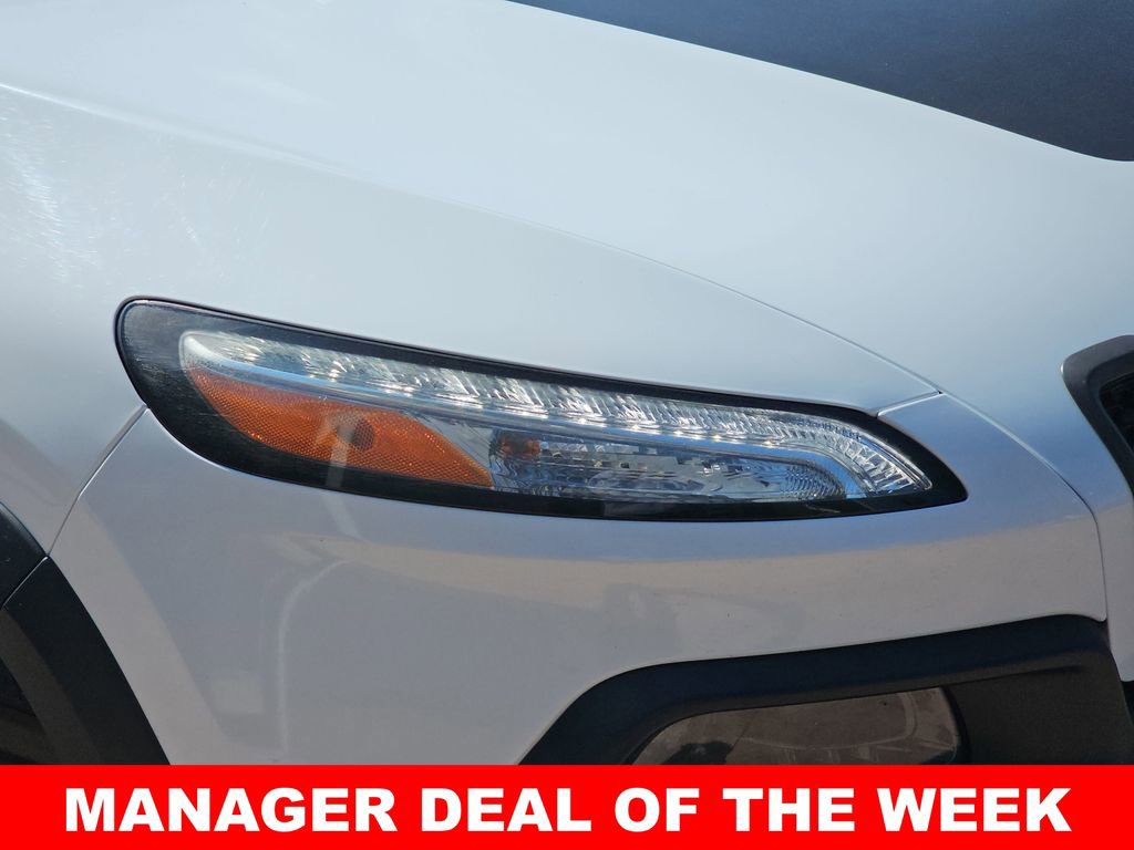 Used 2016 Jeep Cherokee Trailhawk w/ Comfort/Convenience Group image 34