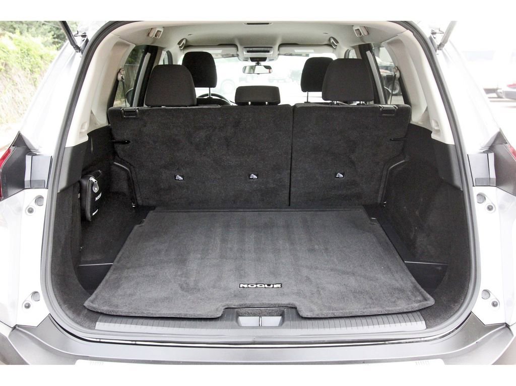 Used 2023 Nissan Rogue SV FWD image 6