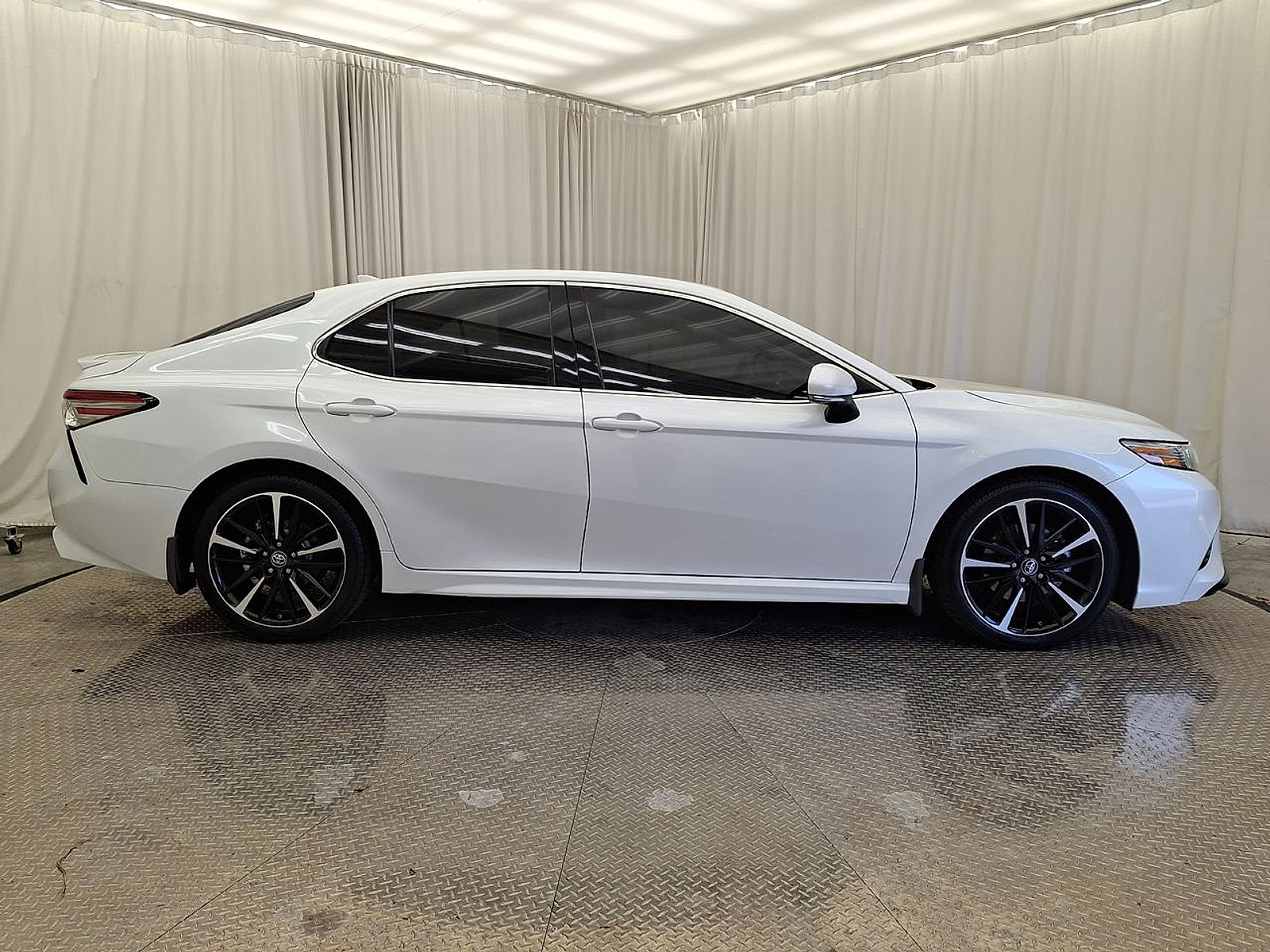 Used 2019 Toyota Camry XSE FWD image 26