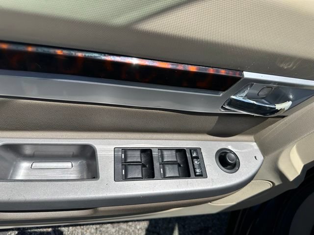 Used 2014 Chrysler 200 Touring FWD image 13