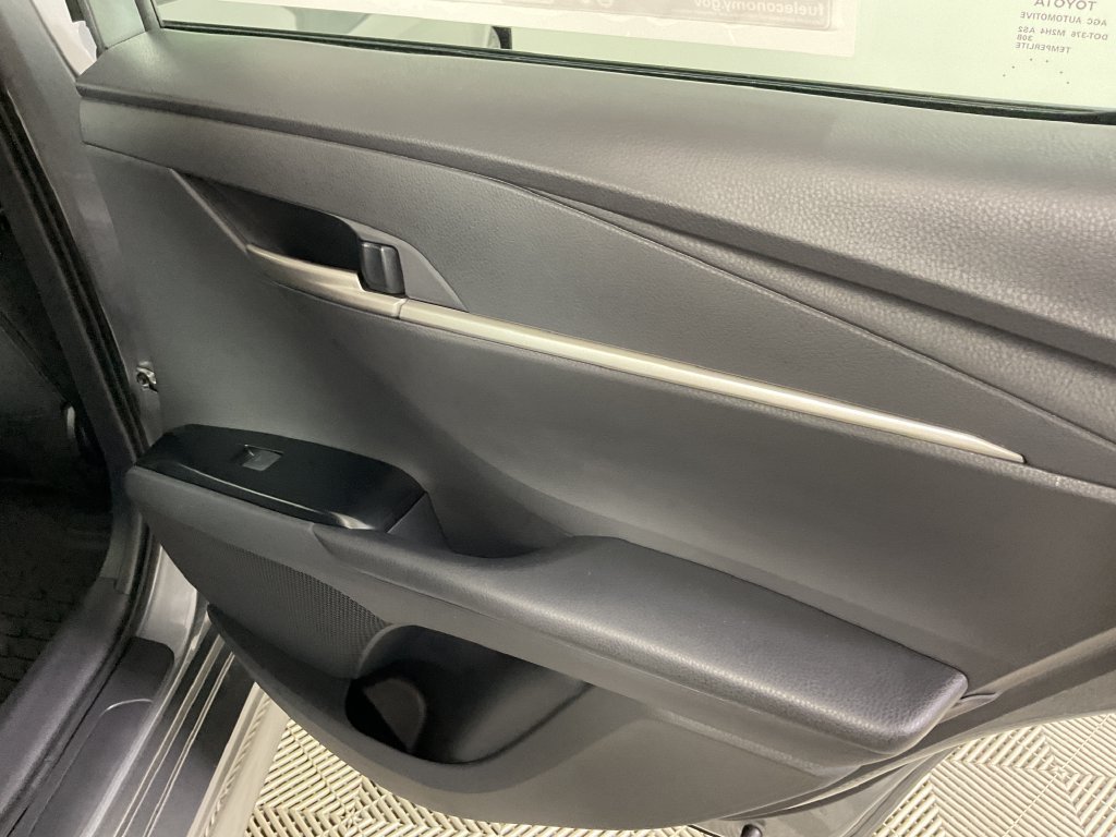 New 2026 Toyota Camry SE FWD image 19